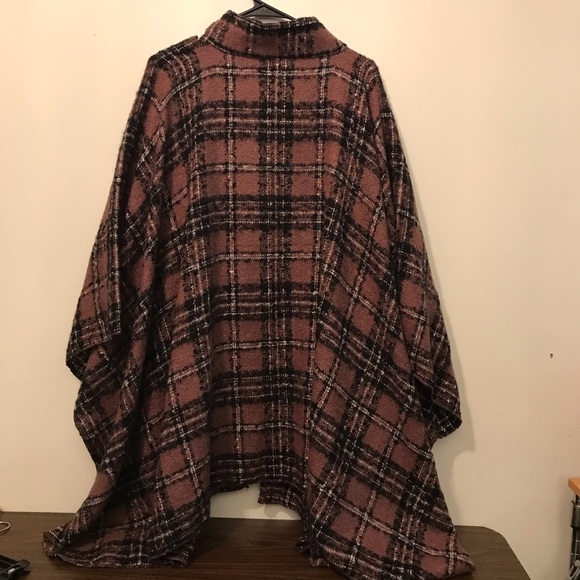 NWT Plus Size Torrid Brown Tunnel Neck Cape Poncho Fashionable - Picture 13 of 13